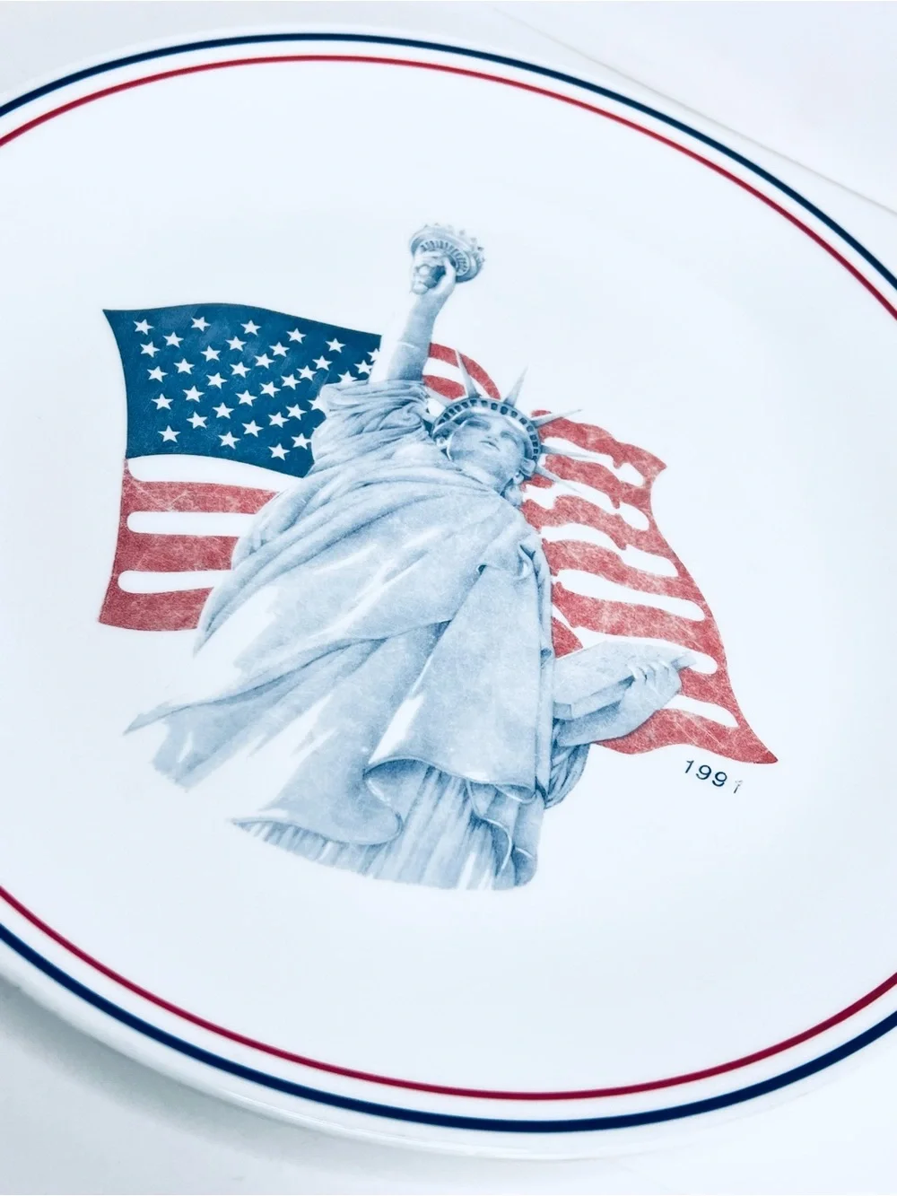 Vintage Corelle 1991 Statue of Liberty American Flag Dinner Plate 10.25”